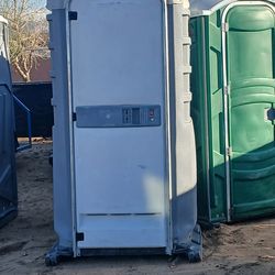 Porta potty drapping
