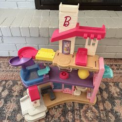 Barbie Little People Play House