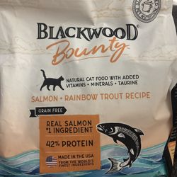 New Blackwood Bounty dry cat food Salmon and rainbow trout recipe 