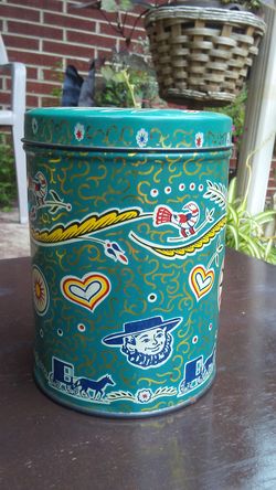Vintage Pennsylvania Dutch Amish Candies Tin Metal with Lid