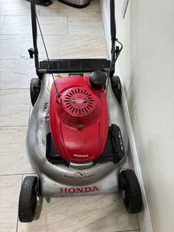 Honda Gas-Powered Self-Propelled Lawn Mower