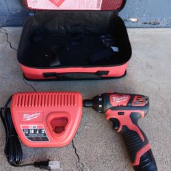 IMPACT DRILL MILWAUKEE 