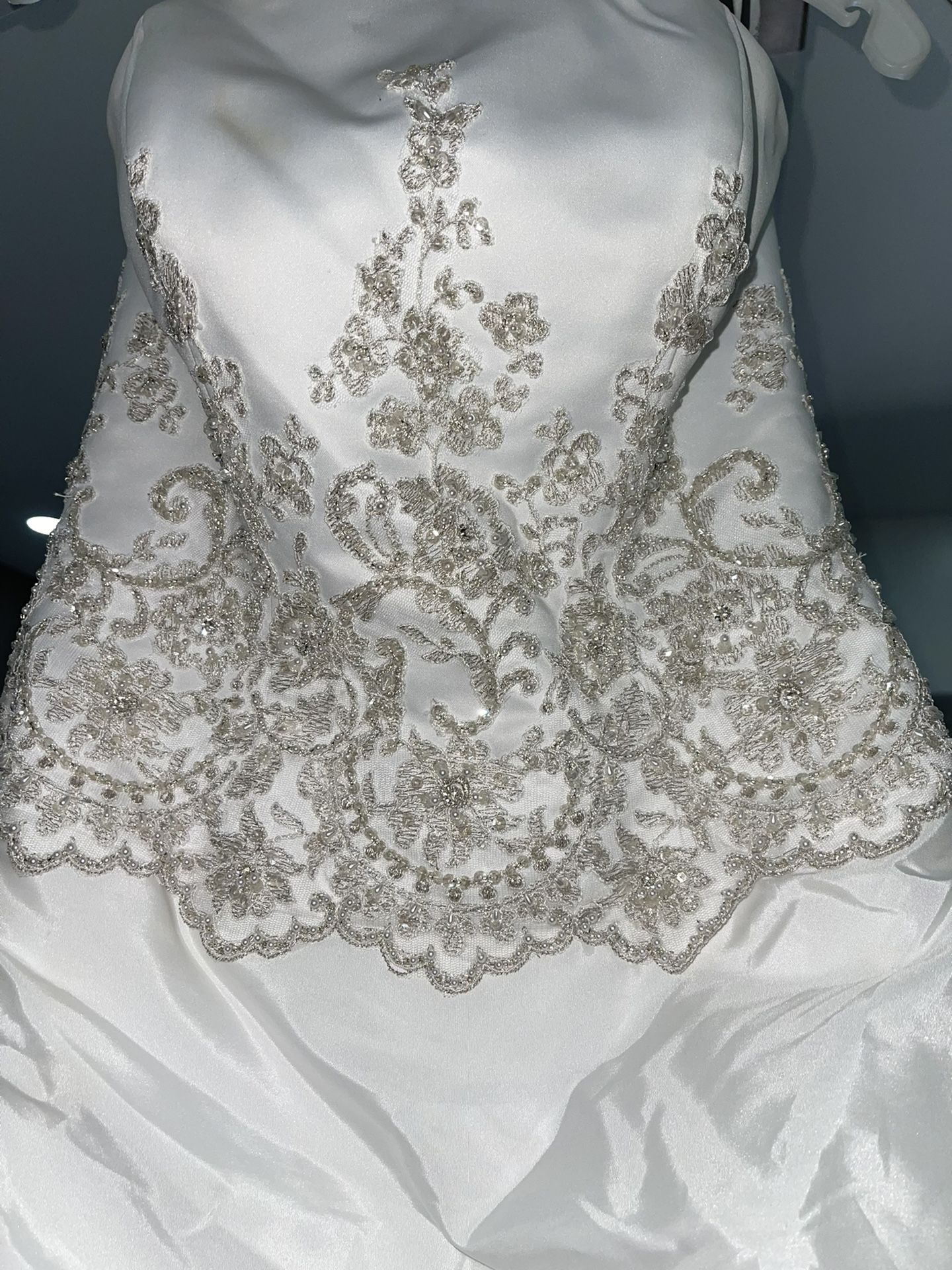 DAVIDS BRIDAL Wedding Dress/Bridal Gown/ VESTIDO DE NOVIA