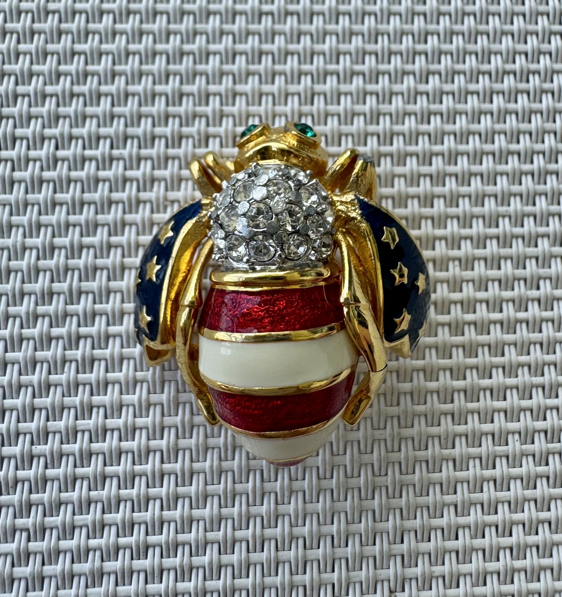 Vintage JOAN RIVERS Stars & Stripes Patriotic Enamel & Crystal Bee Pin Brooch