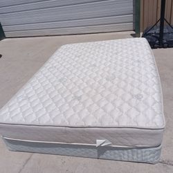 Queen Mattress And Box Spring 