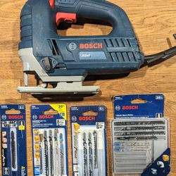 Bosch Jig Saw with Case and Extra blades 