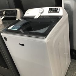New Scratch And Dent Maytag Washer. 1 year Warranty 