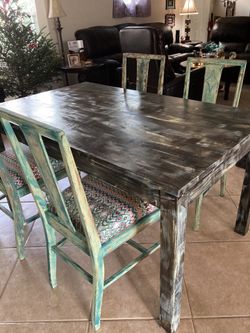 Unique Distressed Wooden Table And Chairs