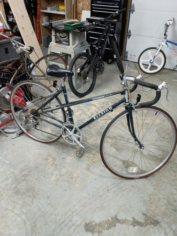 Vintage Raleigh Marathon Touring Bicycle 12 Speed