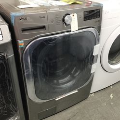 New Scratch And Dent LG Front Load Washer. 1 Year Warranty 