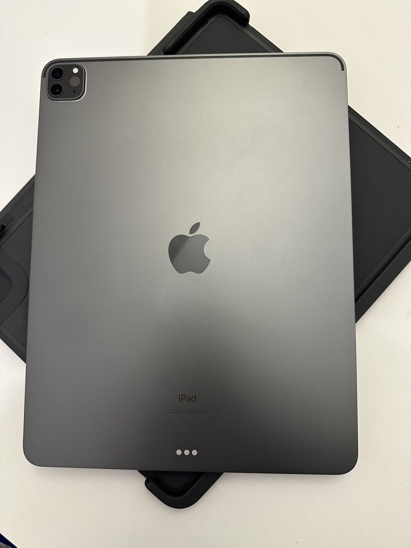 iPad Pro (12.9-inch) (4th generation) 512gb