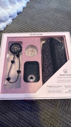 Velvet Caviar black leopard Phone accessories set