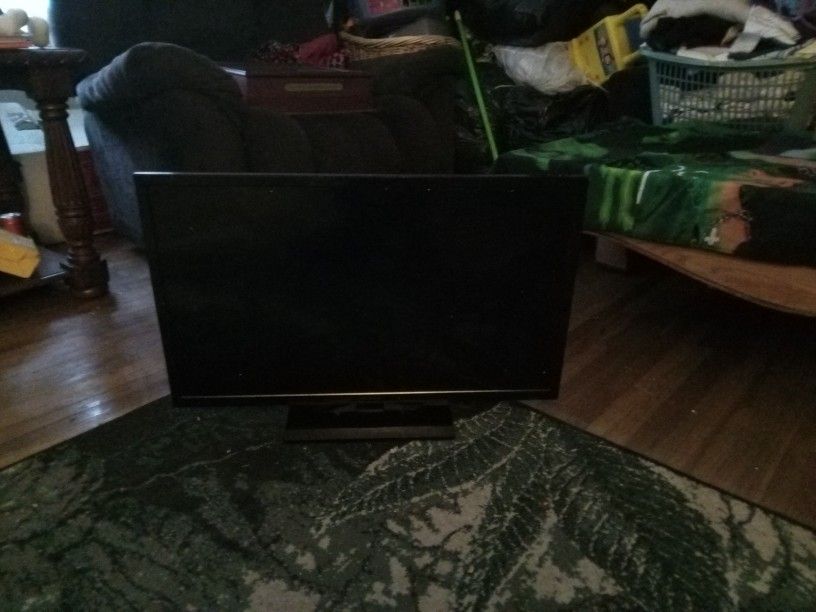 32" Insignia Tv