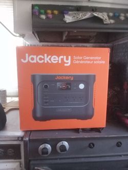 Jackery Explorer 1000 Solar Generator