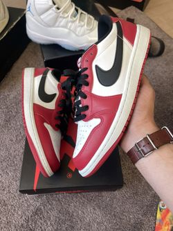 Jordan 1 Low Chicago