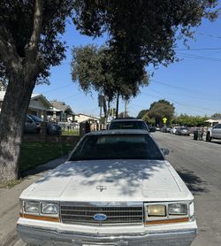 1990 Ford Crown Victoria