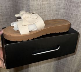 Lanai Bow Sandals