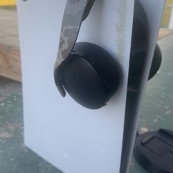 Ps5 With Wireless Headset And Controller