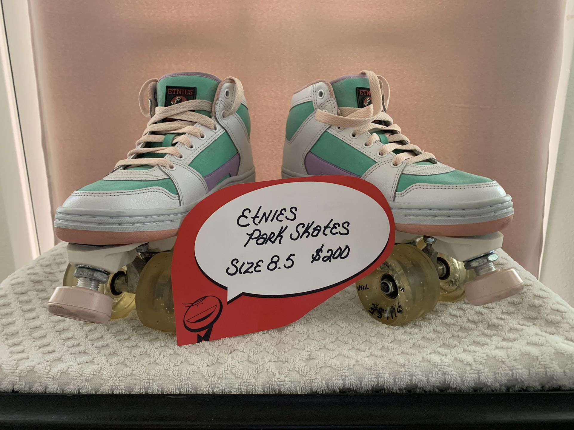 ETNIES Roller Skates