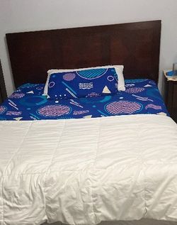 Queen size bed