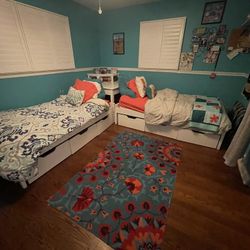 Beautiful Girls/Teen White Wooden Bedroom Set - Includes 2 twin beds and corner table