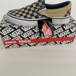 VANS CLASSIC SLIP - ON Size 6.0 Men/7.5 Women.