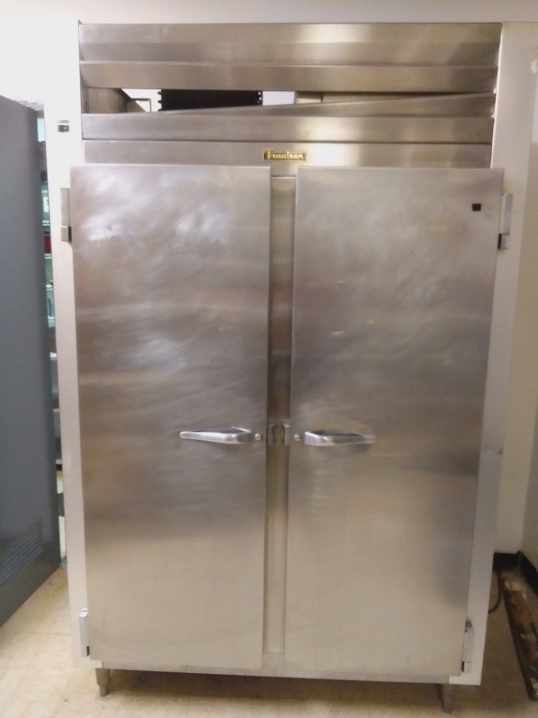 Traulsen & Co Inc Stainless Steel Refrigerator Model GHT 2-32 NUT
