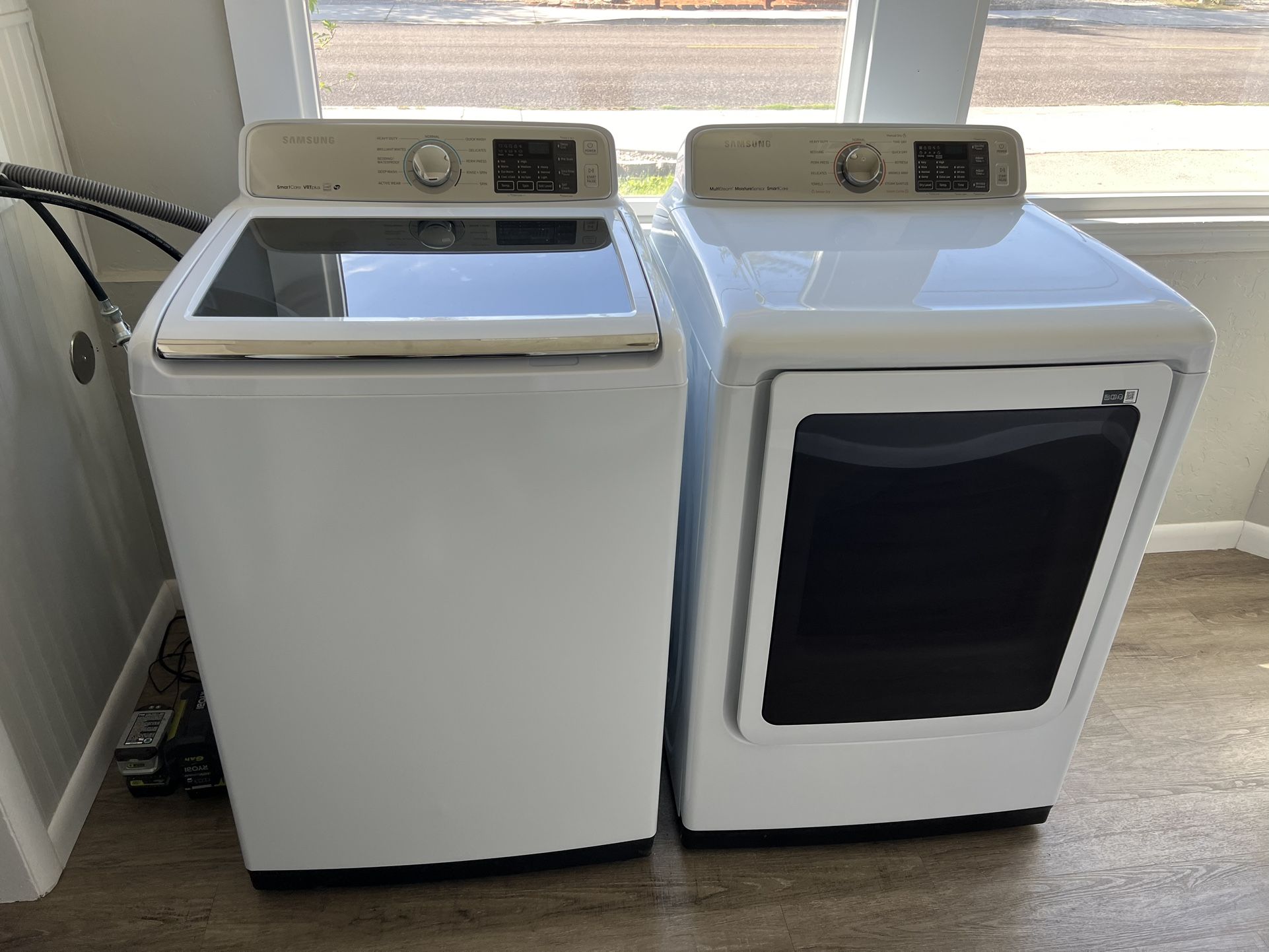 Practically New Samsung Washer/Dryer
