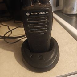 Motorola Cp200d Handheld Radio With Charger