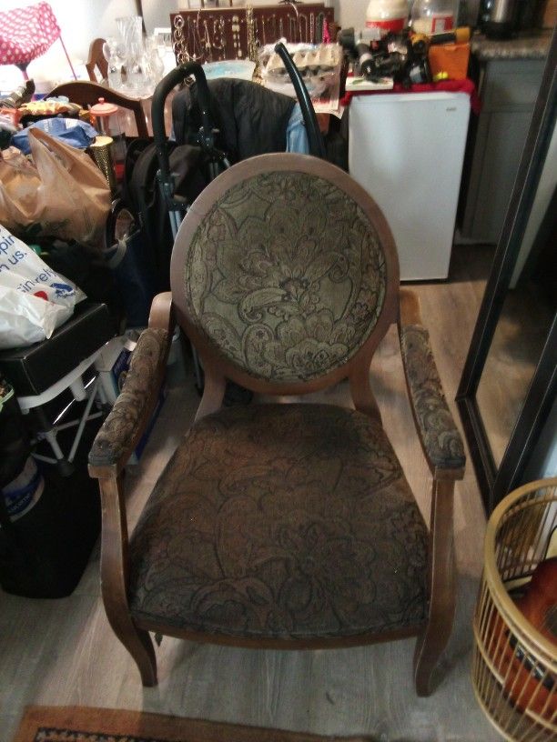 M A J E S T I C , LOUIS XV1 ANTIQUES STYLE CHAIR