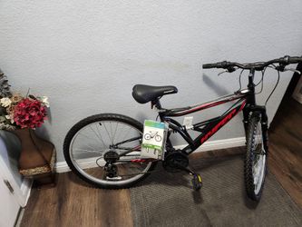 Hyper Bike Shocker 26 18 Speed Mont Sports New Ready To Ride good condition