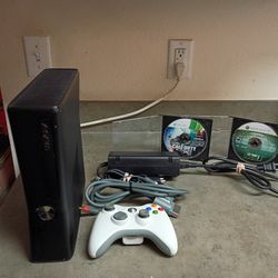 Microsoft Xbox 360 Slim 4GB Console W/Cords Wireless Controller & 2 Games, Tested, Working.
