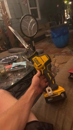 Dewalt Sawzall with 5ah battery and charger