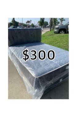 QUEEN BED