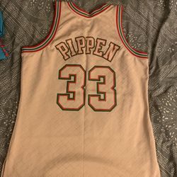 Authentic Mitchell&Ness Scotty Pippen Bulls Jersey (XL)