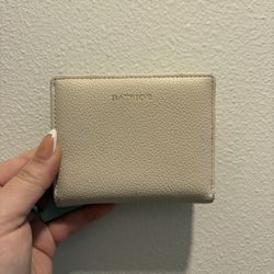 Batisoe Cream White Wallet
