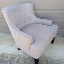 ACCENT CHAIR