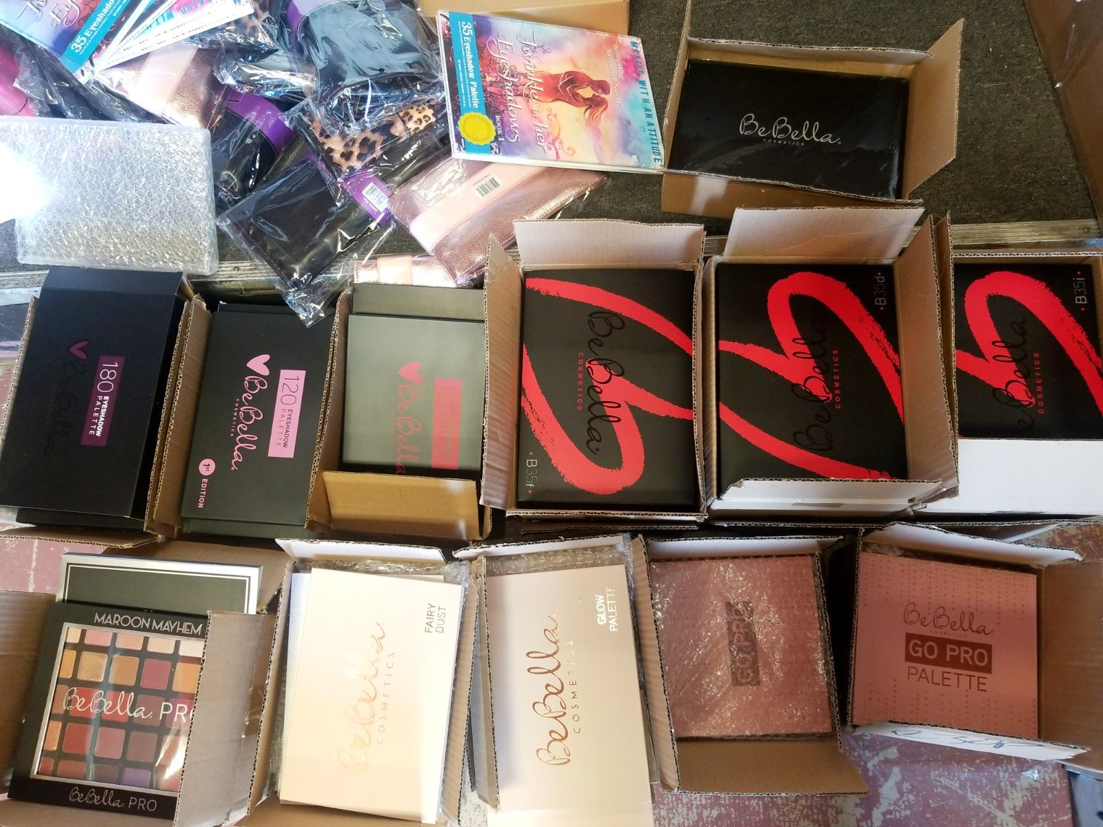 Bebella eyeshadow palettes wholesale available👐