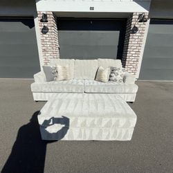 Free Delivery Sofa Couch W Matching Ottoman