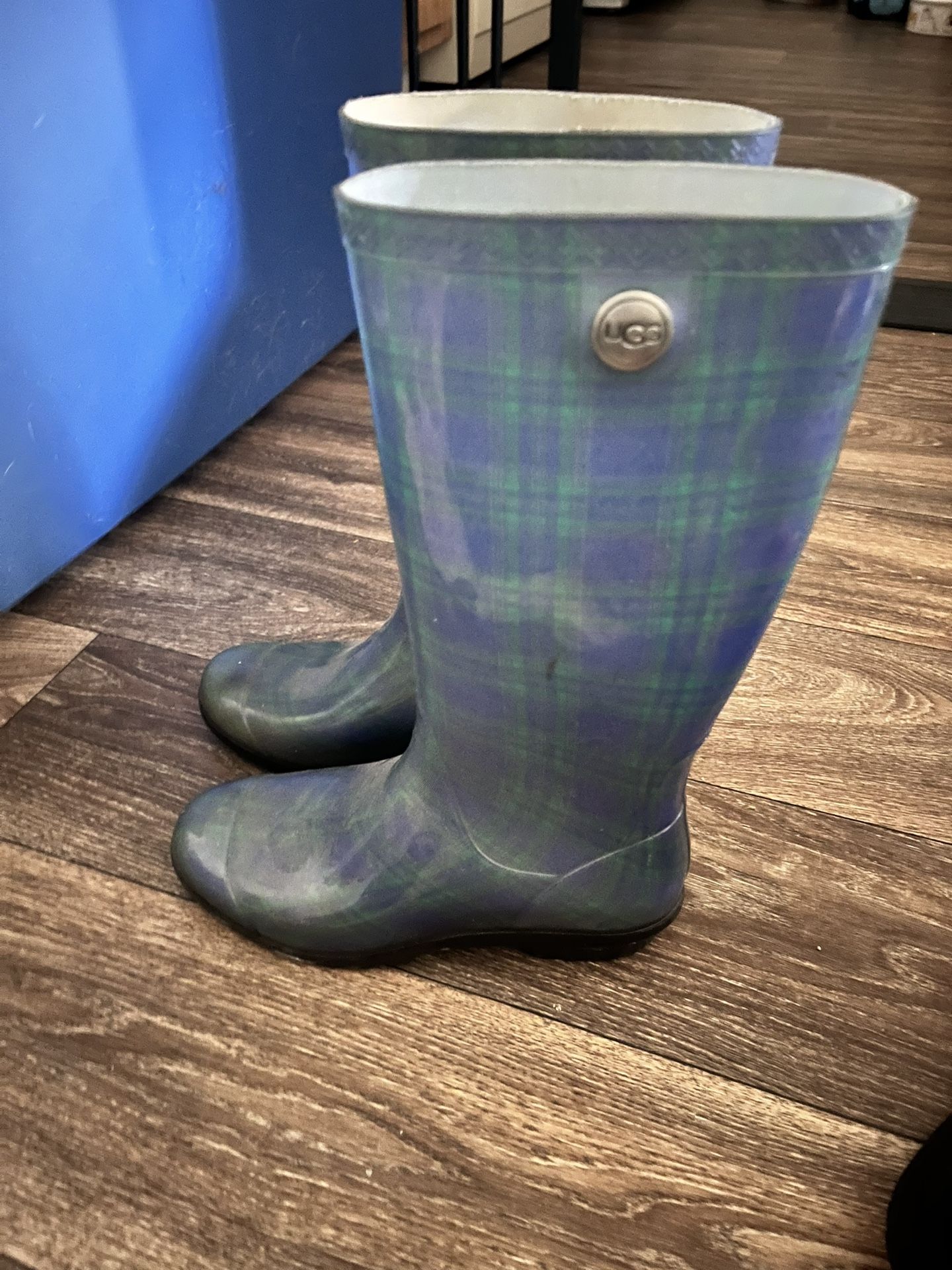 7.5 Ugg Rain Boots
