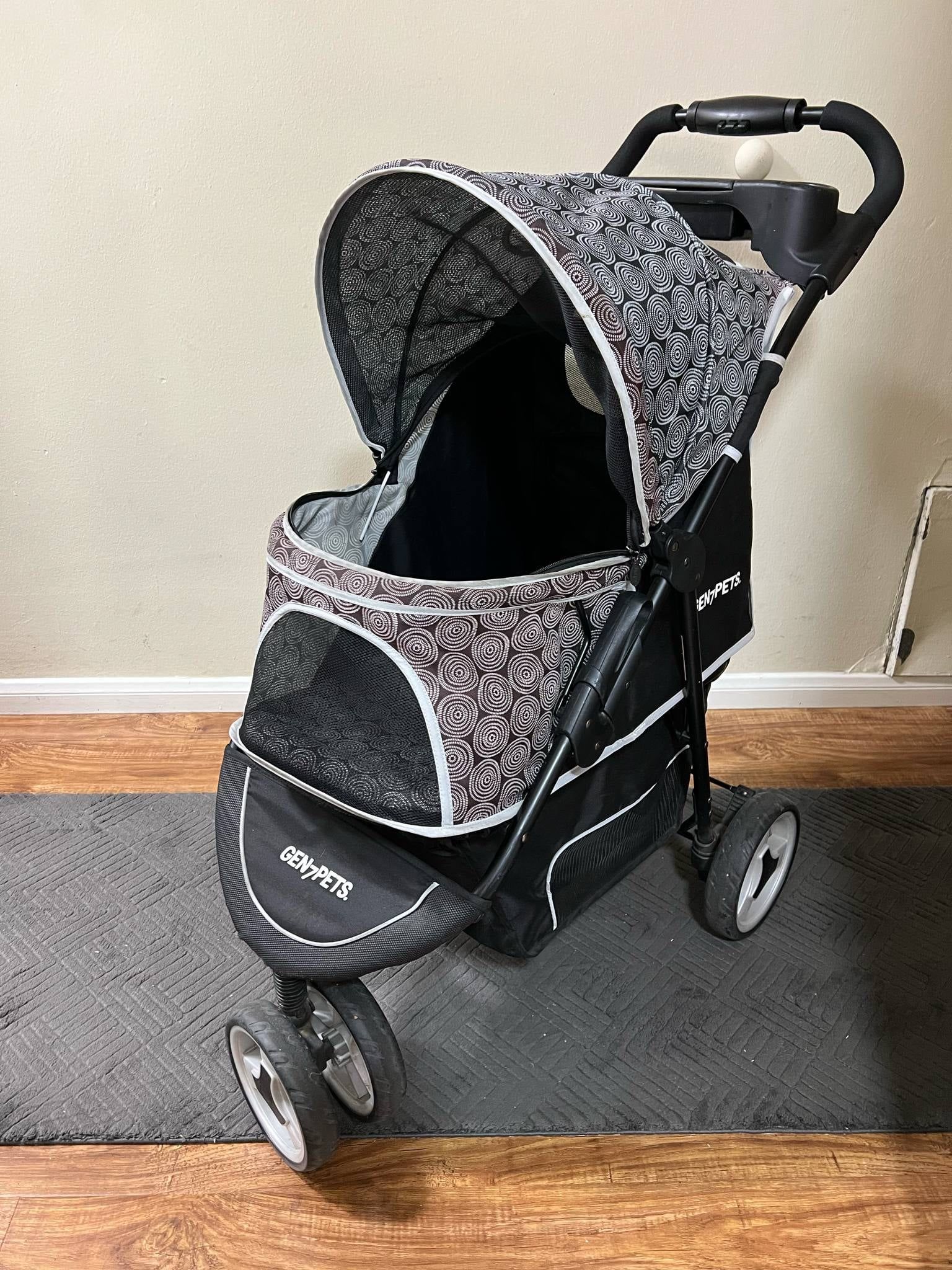 Gen 7 Pets stroller