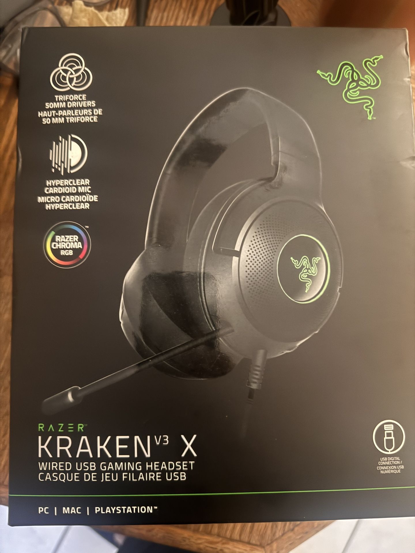 Razer Kraken V3 X Wired USB Gaming Headset: Lightweight Build - Triforce 40mm Drivers - HyperClear Cardioid Mic - 7.1 Surround Sound - Chroma RGB Ligh