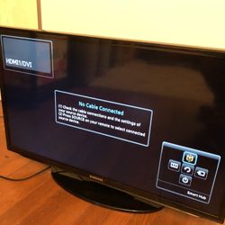 Samsung Smart TV 29in With Remote