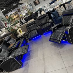 3pc Living Room Set With Power Recliners 