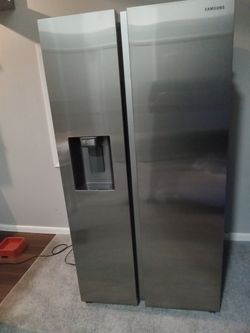 2025 Samsung RS27T5209 Refrigerator – Like New, French Door - Euclid, OH