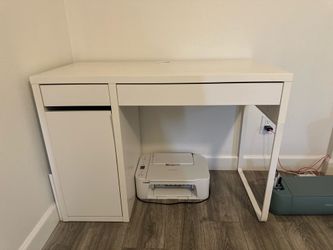 White desk with organizer