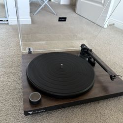 Victoria VPT-1000 Record Player (Bluetooth Speaker Compatible)