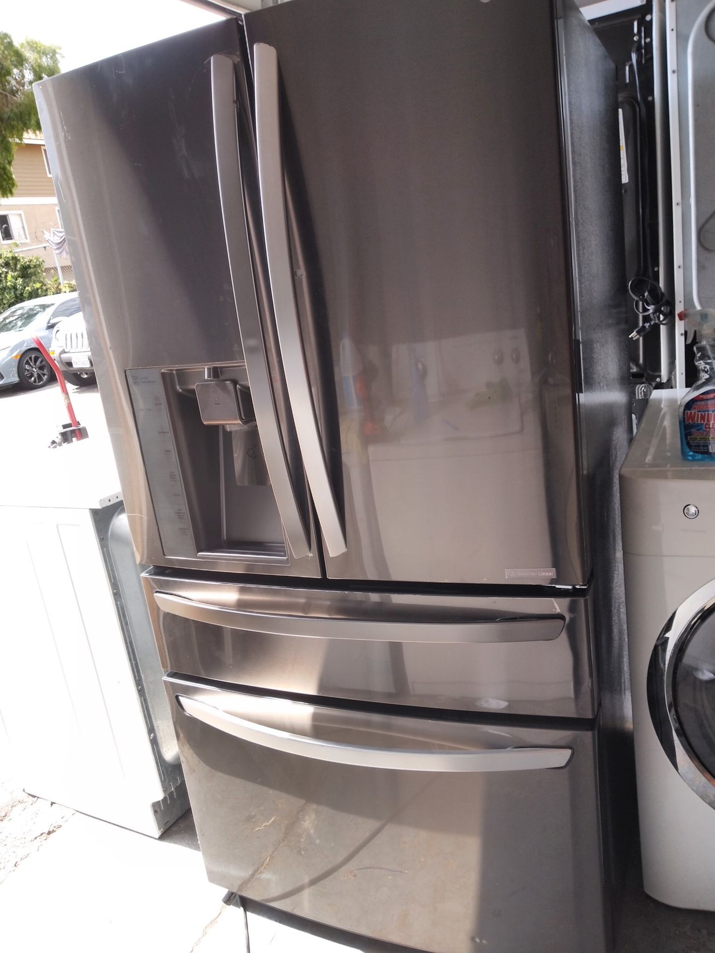 LG 4 Door Fridge Black Stainless Steel with water and ice dispenser ready to go with warranty. Custom chill drawer