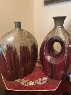 2 vases