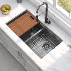 Black Kitchen Sink 32" X 18",Double Bowl Kitchen Sink,Low Divide Undermount Kitchen Sink,Black Undermount Double Sink,50/50 Double Bowl 16 Gauge St